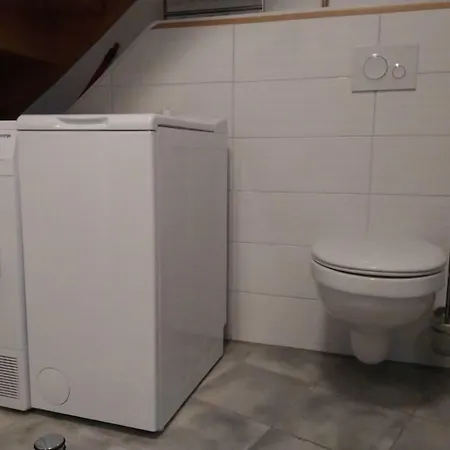 Ferienwohnung Im Hinterhaus * Галль