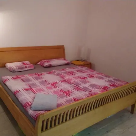 Апартаменты Ferienwohnung Im Hinterhaus Галль